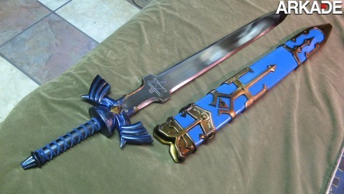 Réplicas perfeitas da Master Sword e do Hylian Shield de Link