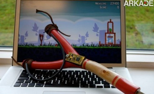 Jogando Angry Birds like a boss: como fazer um estilingue USB