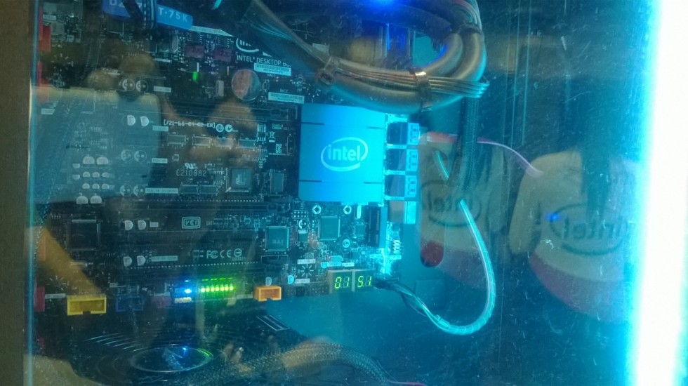 BGS 2013: Intel e Kingston apostam em PCs potentes, com muita memória... e muito néon