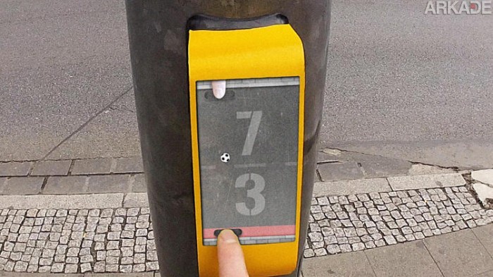 3039054-slide-s-0-this-german-traffic-light-lets-you-play-pong-while-waiting-to-cross-the-street-copy[1]
