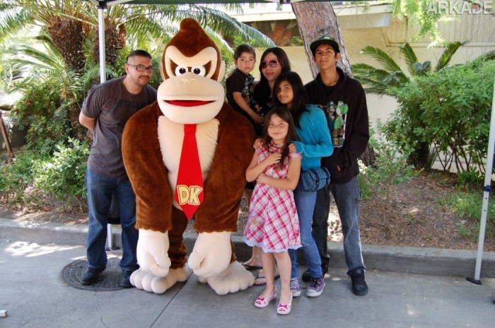 Donkey+Kong,+Metallman,+and+family[1]
