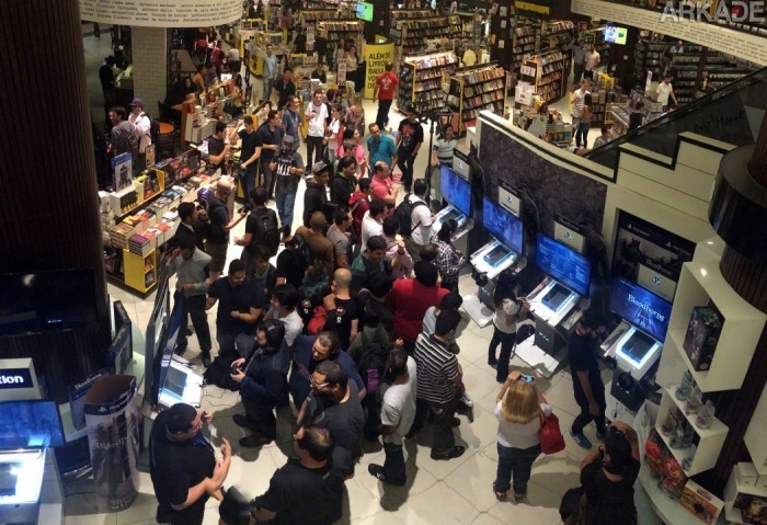 Jogamos Bloodborne em seu evento de lançamento promovido pela Sony em São Paulo