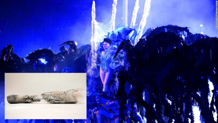 Viktoria Modesta durante as Paralimpíadas de Londres. Em destaque, sua perna de cristal.