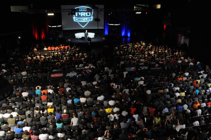 Major-League-Gaming-Crowd[1]