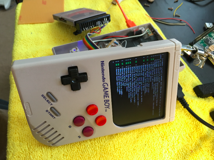 Este Game Boy na verdade é um Raspberry Pi recheado de jogos