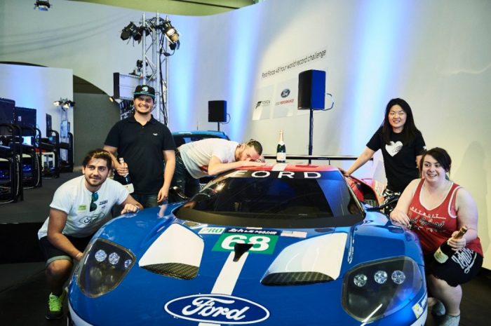Jogadores de Forza entram para o Guiness Book após guiar um Ford GT por 48 horas