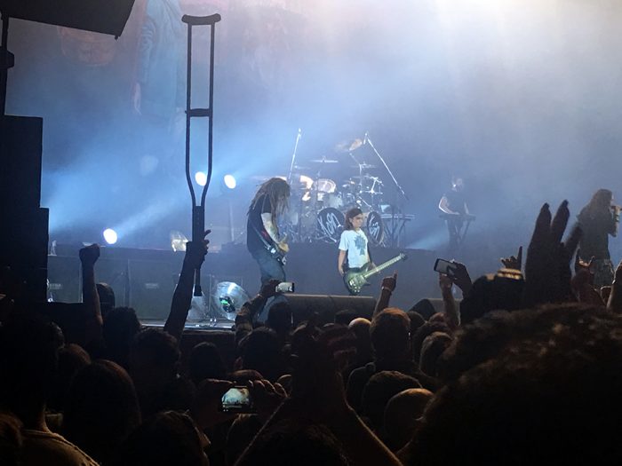 Korn surpreende em São Paulo com seu baixista de 12 anos, Tye Trujillo