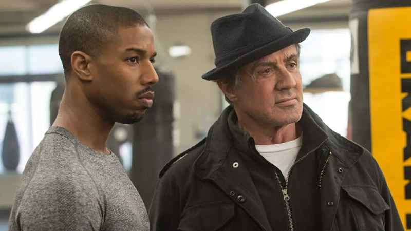 Stallone diz que sua ausência em Creed III é "situação lamentável". Ator gostaria de estar no filme.
