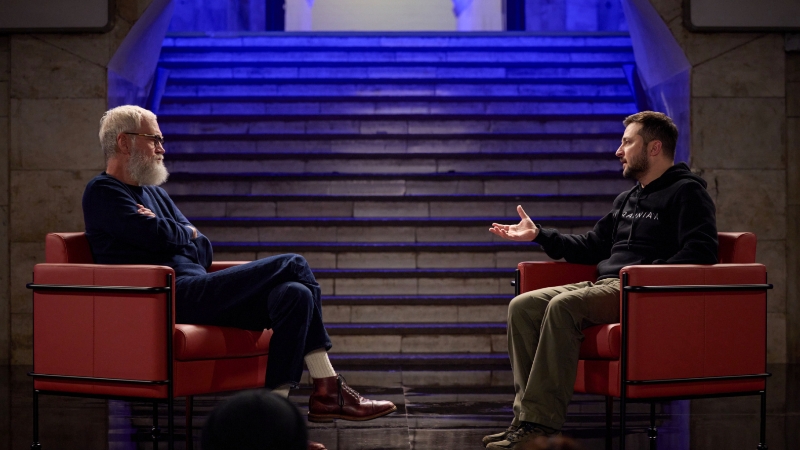 David Letterman visita a Ucrânia e conversa com Volodymyr Zelenskyy em seu show na Netflix