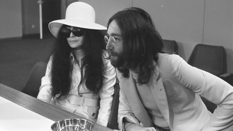 Novo documentário relembra John Lennon e Yoko Ono como hosts de entrevistas em 1972