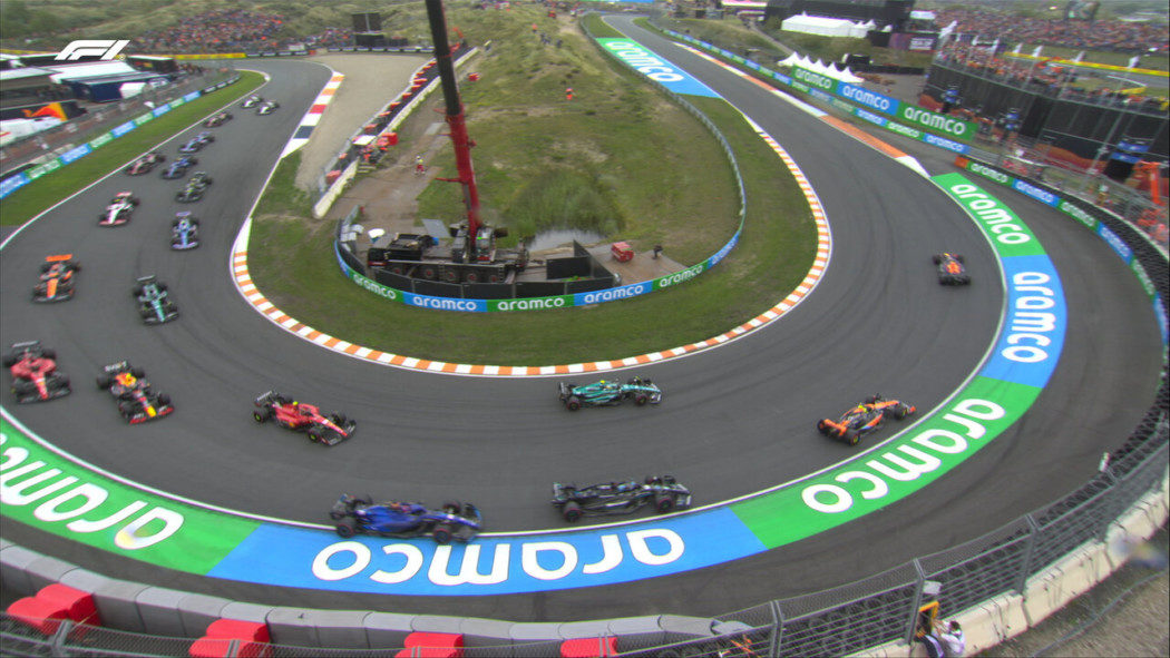 Mesmo com chuva, a Fórmula 1 volta "como sempre": com Verstappen vencendo na Holanda