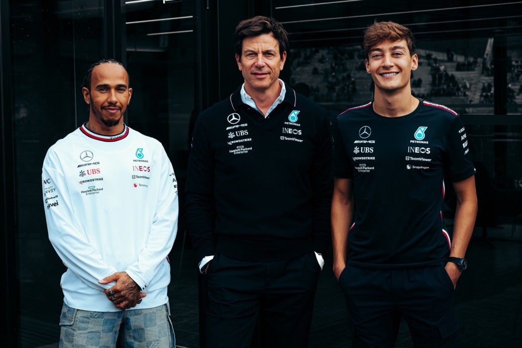 Hamilton e Russell renovam e seguem juntos na Mercedes pelo menos até 2025