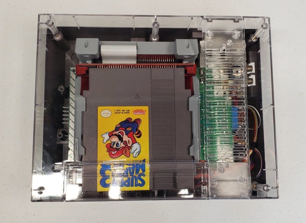 Nova gaveta de NES corrige o famoso problema de conexão com cartuchos do console