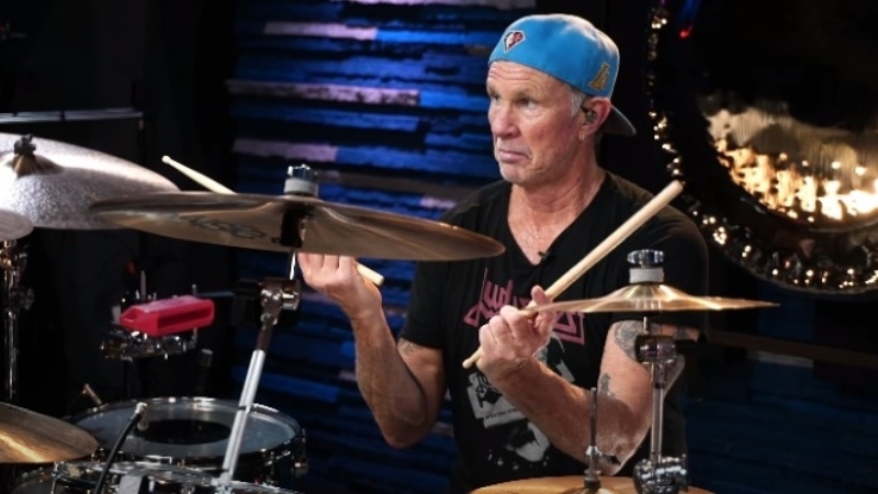 Quer aprender a tocar Otherside do Red Hot na bateria? Chad Smith ensina.