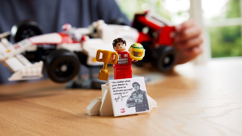A McLaren MP4/4 de Ayrton Senna de 1988 virou bloquinhos de LEGO