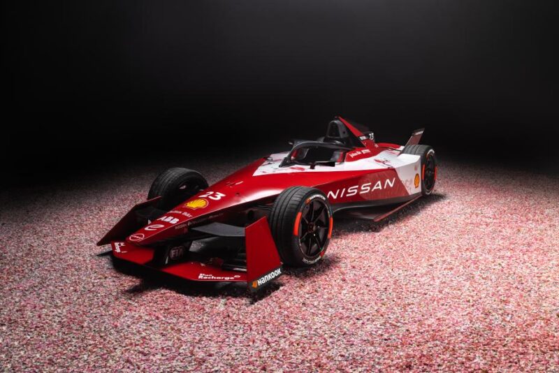 Nissan relembra a história de seus carros na Fórmula E, com sua "Sakura" pronta para São Paulo