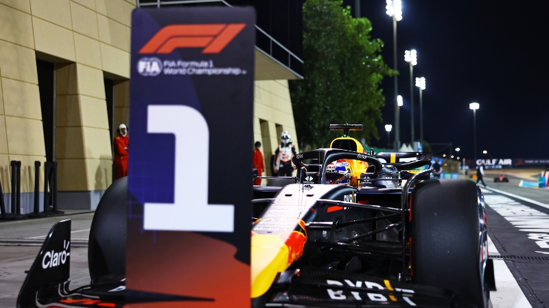 Fórmula 1 - Verstappen não larga o osso, e conquista pole no Bahrein